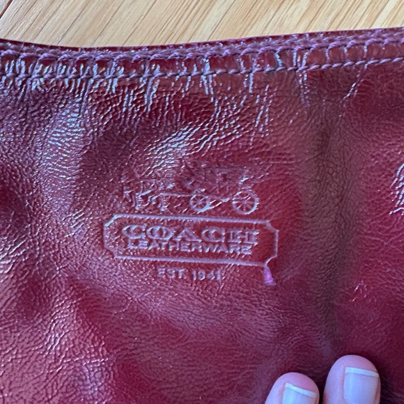 Vintage Coach Plum Bleecker Patent Leather Hobo Bag - Picture 4 of 10